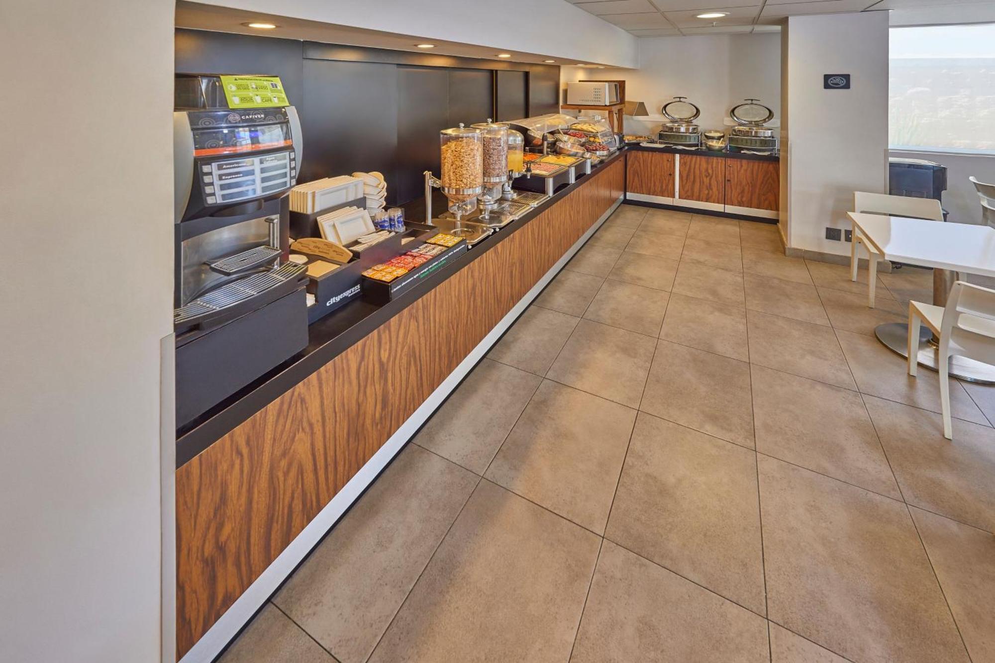 City Express By Marriott Monterrey Norte Rancho Los Encinitos Εξωτερικό φωτογραφία