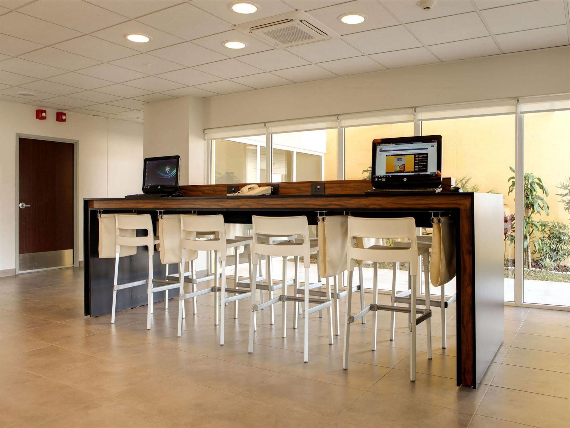 City Express By Marriott Monterrey Norte Rancho Los Encinitos Εξωτερικό φωτογραφία