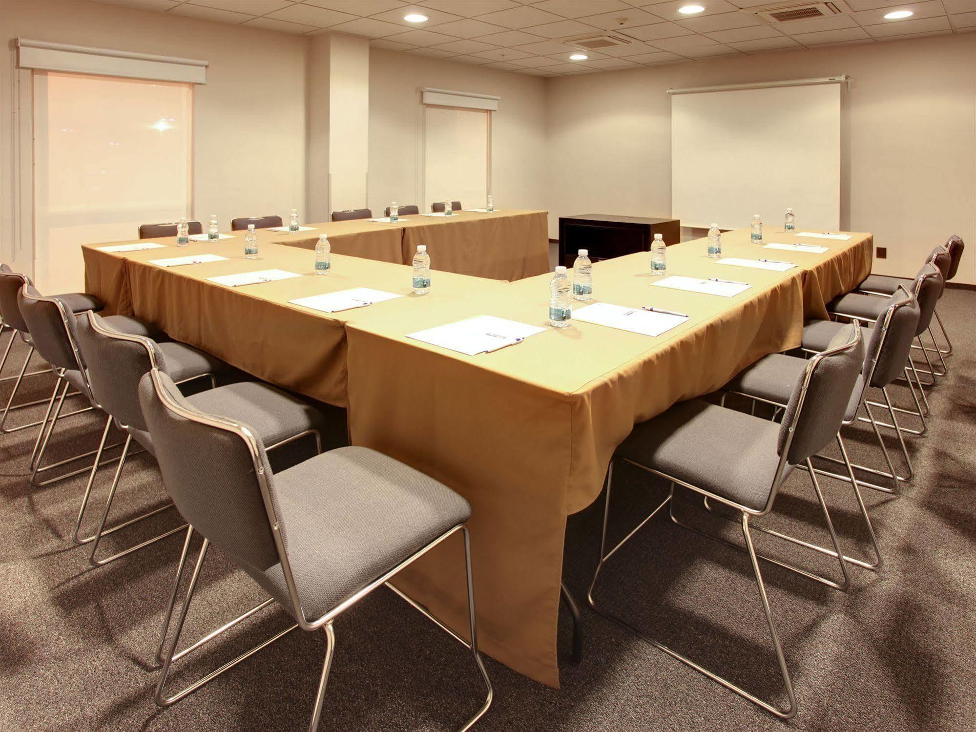 City Express By Marriott Monterrey Norte Rancho Los Encinitos Εξωτερικό φωτογραφία